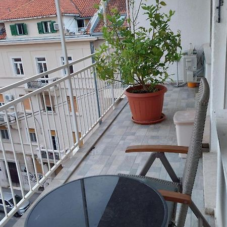 Room With Private Toilet And Balcony In City Center In Shared Apartment Split Luaran gambar