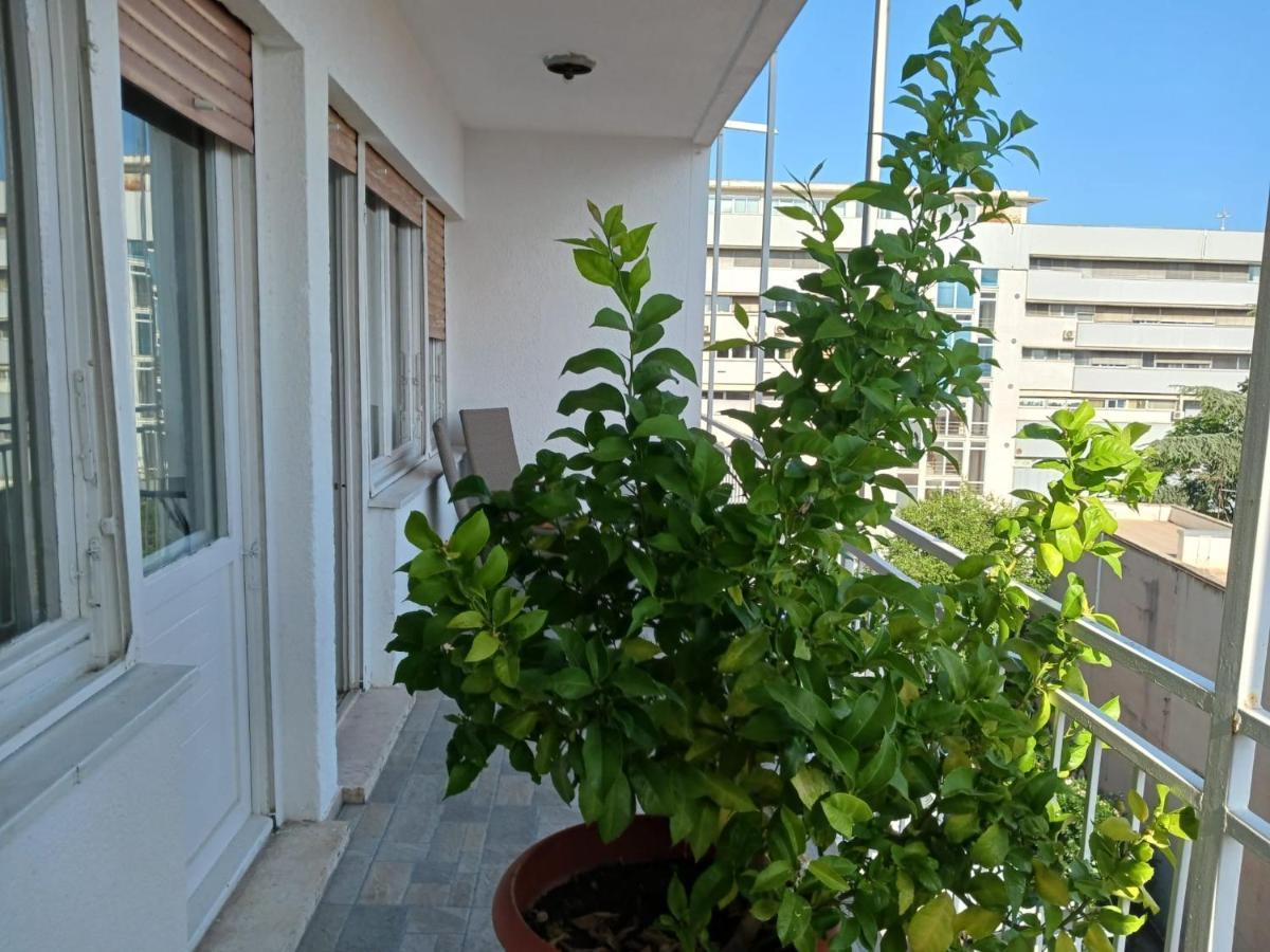 Room With Private Toilet And Balcony In City Center In Shared Apartment Split Luaran gambar