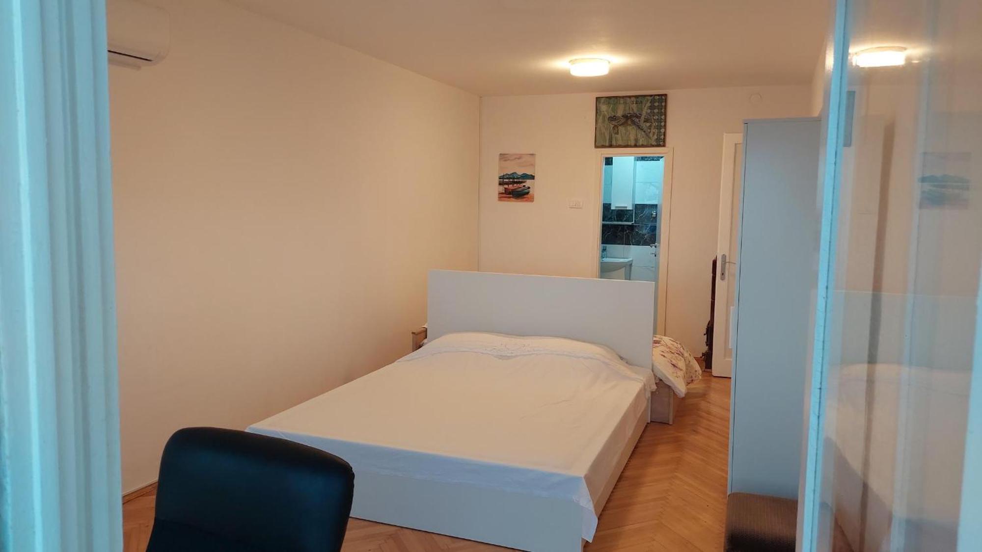 Room With Private Toilet And Balcony In City Center In Shared Apartment Split Luaran gambar