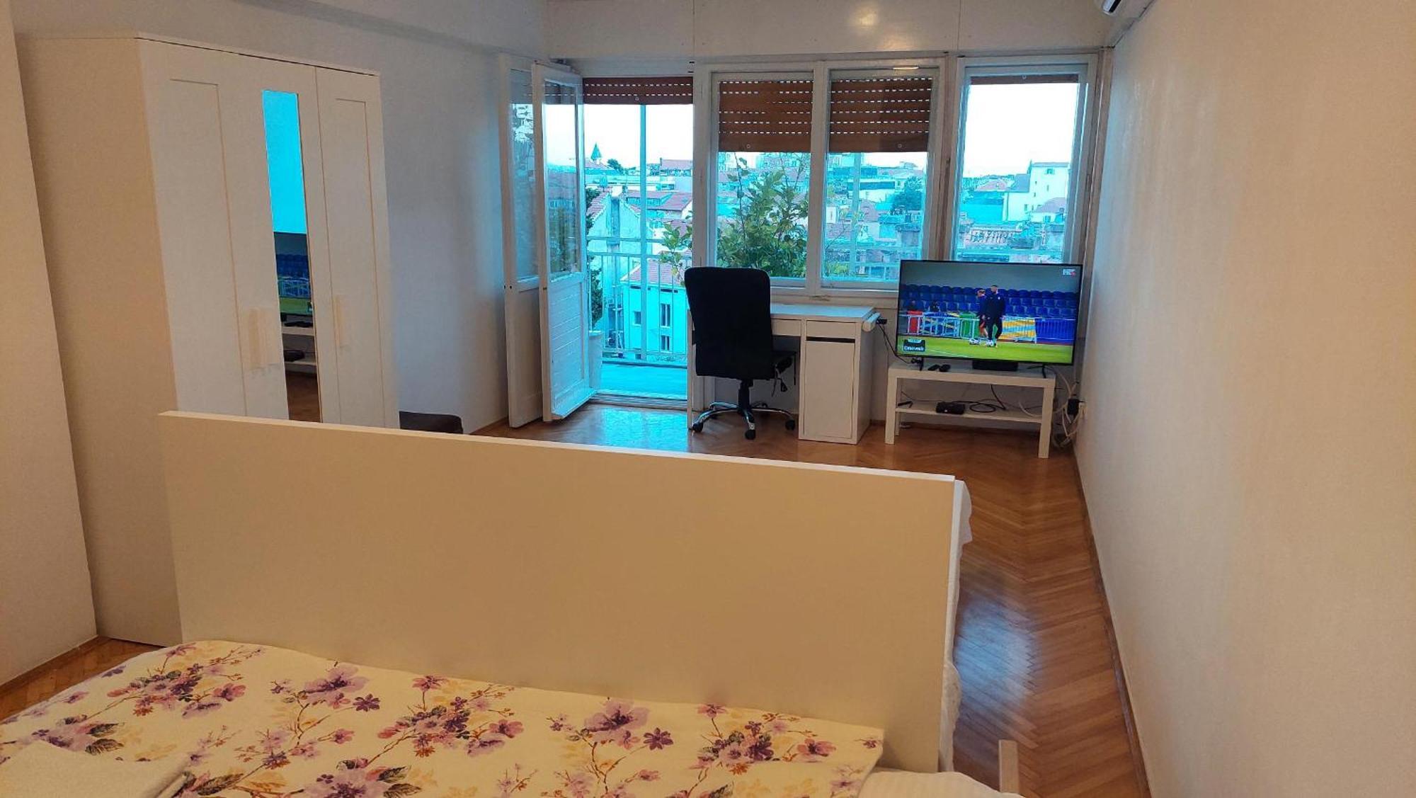 Room With Private Toilet And Balcony In City Center In Shared Apartment Split Luaran gambar